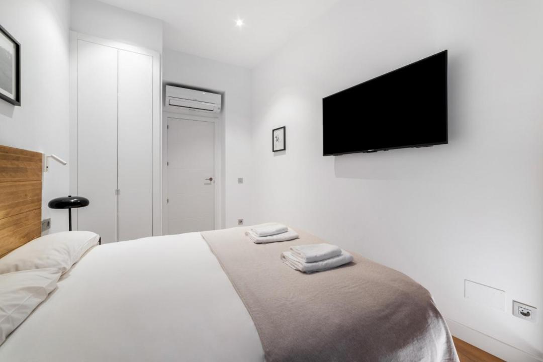 2 Bedrooms 1 Bathroom Furnished - Centro - Equipped & Stylish - Minty Stay 马德里 外观 照片