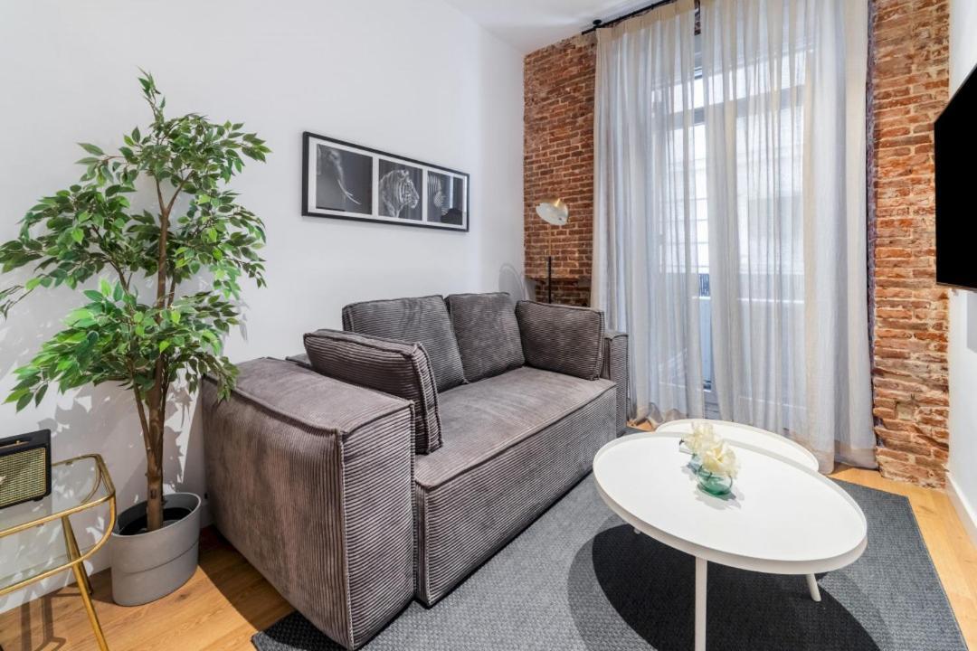 2 Bedrooms 1 Bathroom Furnished - Centro - Equipped & Stylish - Minty Stay 马德里 外观 照片